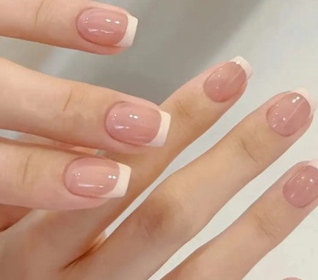 CLASSIC FRENCH TIPS